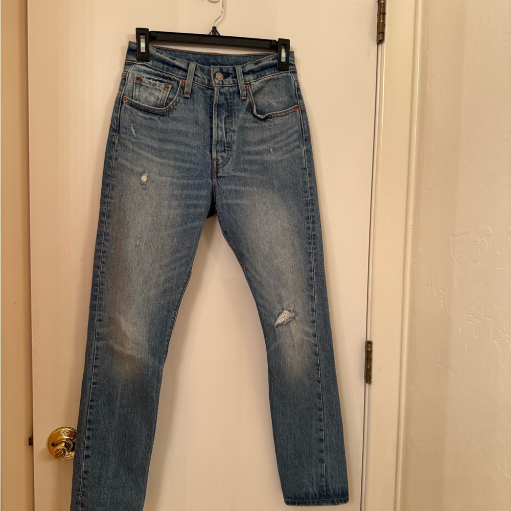 Levi’s Wedgie Straight Jeans – Size 24 (W24 L28) – Light Vintage Wash